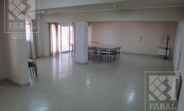 Departamento venta centro, 3 dormitorios (suite), 3 baños, cochera, baulera y SUM con parrilla