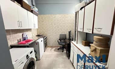 Casa 3 ambientes reciclada, a pasos 12 de Octubre