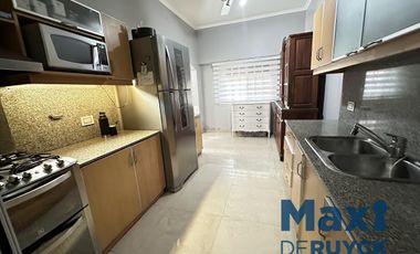 Casa 3 ambientes reciclada, a pasos 12 de Octubre
