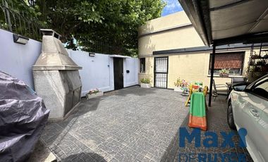 Casa 3 ambientes reciclada, a pasos 12 de Octubre