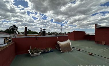 Venta casa 4 ambientes con cochera en Monte Chingolo