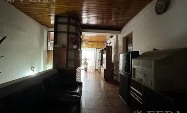 Venta casa 4 ambientes con cochera en Monte Chingolo
