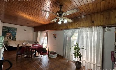 Venta casa 4 ambientes con cochera en Monte Chingolo