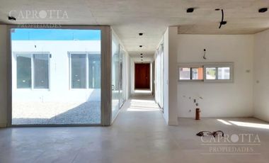 Casa en  Venta ubicada en Costa Esmeralda, Barrio Senderos III