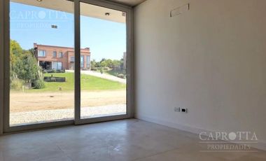 Casa en  Venta ubicada en Costa Esmeralda, Barrio Senderos III
