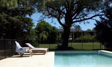 Casa a la Venta con Renta en Saint Thomas Canning