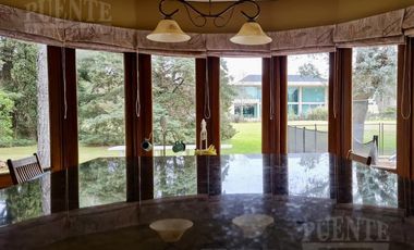 Casa a la Venta con Renta en Saint Thomas Canning