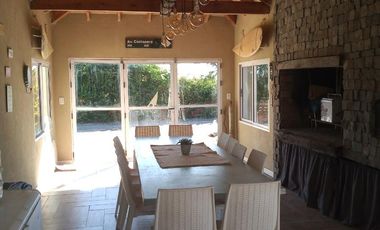 Casa en venta - 2 Dormitorios 2 Baños - Cochera - 684Mts2 - Florencio Varela