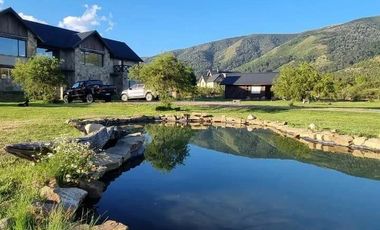 Edificio Comercial en venta - 5 Dormitorios 7 Baños - Cocheras - 3387Mts2 - San Martín de Los Andes