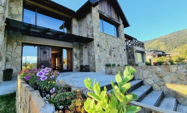 Edificio Comercial en venta - 5 Dormitorios 7 Baños - Cocheras - 3387Mts2 - San Martín de Los Andes