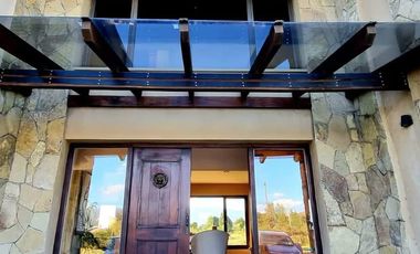 Edificio Comercial en venta - 5 Dormitorios 7 Baños - Cocheras - 3387Mts2 - San Martín de Los Andes