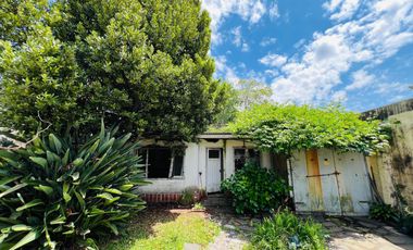 Casa de 3 ambientes en excelente lote en venta, en Boulogne.