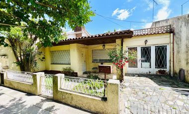 Casa de 3 ambientes en excelente lote en venta, en Boulogne.