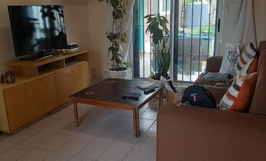 Casa en venta, barrio Gregorio Álvarez