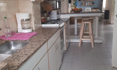 Casa en venta, barrio Gregorio Álvarez
