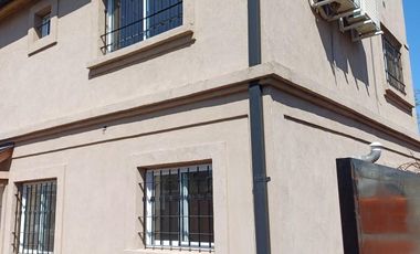 PH en venta - 2 Dormitorios 1 Baño - Cochera - 110Mts2 - Burzaco