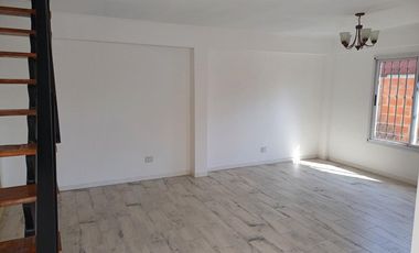 PH en venta - 2 Dormitorios 1 Baño - Cochera - 110Mts2 - Burzaco