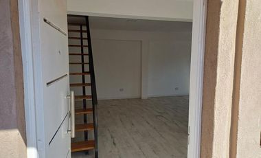 PH en venta - 2 Dormitorios 1 Baño - Cochera - 110Mts2 - Burzaco