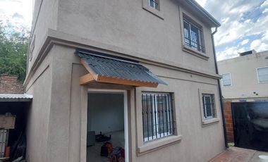 PH en venta - 2 Dormitorios 1 Baño - Cochera - 110Mts2 - Burzaco