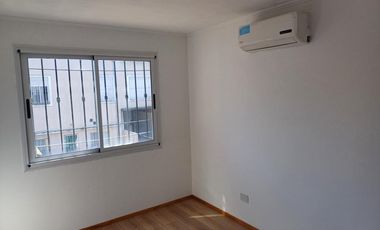 PH en venta - 2 Dormitorios 1 Baño - Cochera - 110Mts2 - Burzaco