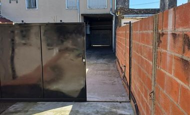PH en venta - 2 Dormitorios 1 Baño - Cochera - 110Mts2 - Burzaco