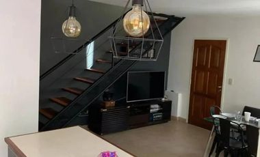 Triplex en venta - 3 Dormitorios 2 Baños - Cochera - 78Mts2 - Morón