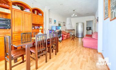 Casa en venta en Martinez 4 ambientes, suite/vestidor, jardín   dpto 2 amb al fondo
