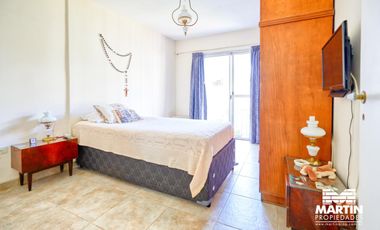 Casa en venta en Martinez 4 ambientes, suite/vestidor, jardín   dpto 2 amb al fondo