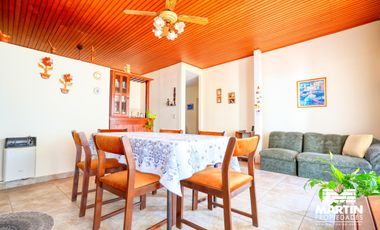 Casa en venta en Martinez 4 ambientes, suite/vestidor, jardín   dpto 2 amb al fondo