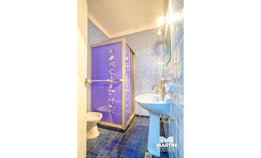 Casa en venta en Martinez 4 ambientes, suite/vestidor, jardín   dpto 2 amb al fondo