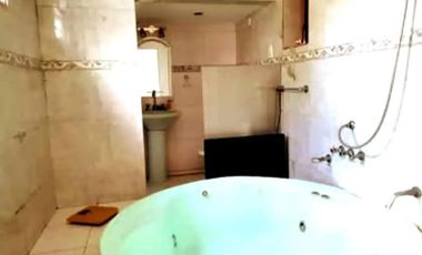 Casa en venta - 3 Dormitorios 1 Baño - 420Mts2 - Villa Luzuriaga