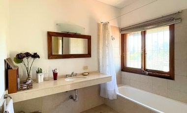 CASA 5 AMBIENTES EN VENTA, BARRIO PRIVADO LOMA ESCONDIDA, LUJAN
