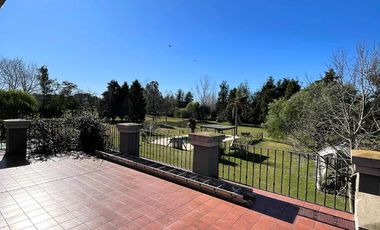CASA 5 AMBIENTES EN VENTA, BARRIO PRIVADO LOMA ESCONDIDA, LUJAN