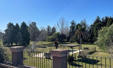 CASA 5 AMBIENTES EN VENTA, BARRIO PRIVADO LOMA ESCONDIDA, LUJAN