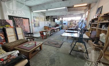 Depósito   con oficina y local sobre 8,66 x 35     con patio  San Isidro