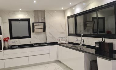 CASA EN ALQUILER ANUAL 6 AMB - C/ PILETA - EN BARRIO PRIVADO TERRALAGOS - CANNING