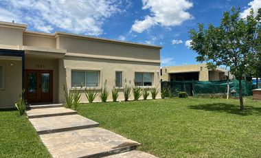 Casa en Alquiler Temporario en Haras Santa Maria