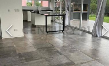 Casa en  barrio Acacias Puertos del Lago - alquiler temporario - 570 lote y 220 cubiertos