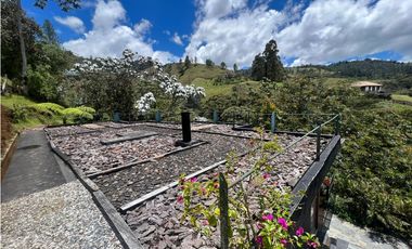 CASA FINCA EN EL RETIRO VEREDA LA ARGENTINA CON 3 CONSTRUCCIONES