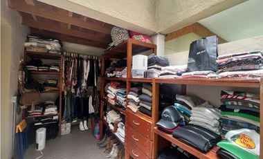 CASA FINCA EN EL RETIRO VEREDA LA ARGENTINA CON 3 CONSTRUCCIONES