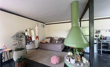 CASA FINCA EN EL RETIRO VEREDA LA ARGENTINA CON 3 CONSTRUCCIONES