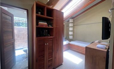 CASA FINCA EN EL RETIRO VEREDA LA ARGENTINA CON 3 CONSTRUCCIONES