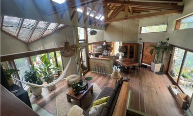 CASA FINCA EN EL RETIRO VEREDA LA ARGENTINA CON 3 CONSTRUCCIONES