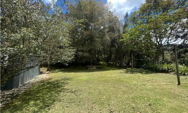 CASA FINCA EN EL RETIRO VEREDA LA ARGENTINA CON 3 CONSTRUCCIONES