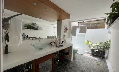 CASA FINCA EN EL RETIRO VEREDA LA ARGENTINA CON 3 CONSTRUCCIONES