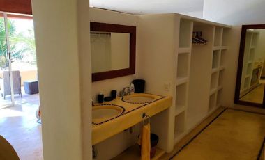 Casa en Venta en Playa Blanca, Zihuatanejo, Gro, México