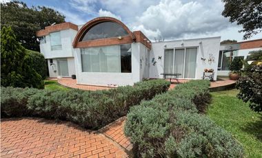 Hermosa casa en San Simón !!!