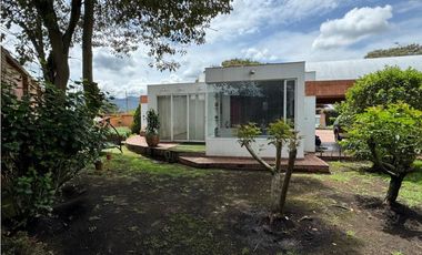 Hermosa casa en San Simón !!!
