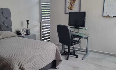 Venta de casa en privada Zelena Conkal, con una habitación en planta baja