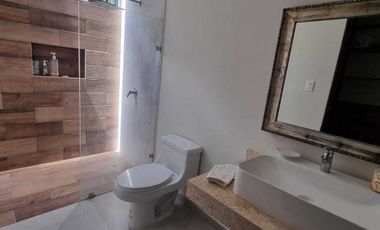 Venta de casa en privada Zelena Conkal, con una habitación en planta baja